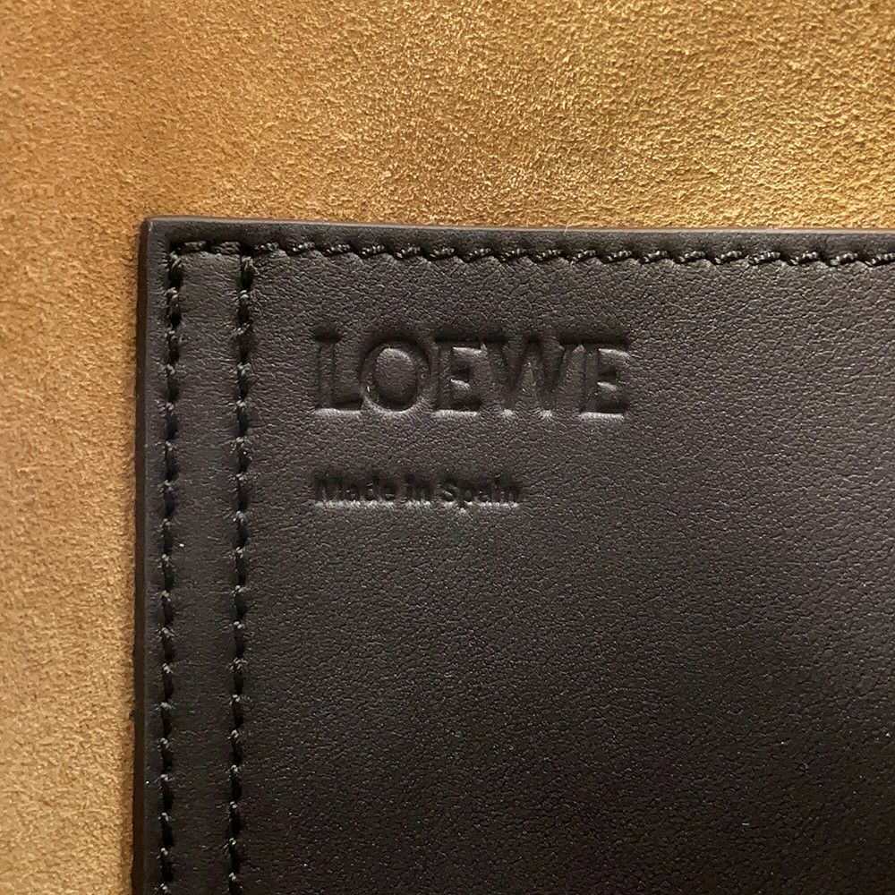 ロエベ トートバッグ ペブル バケットバッグ ラージ メローカーフレザー BANBBBHX03 LOEWE