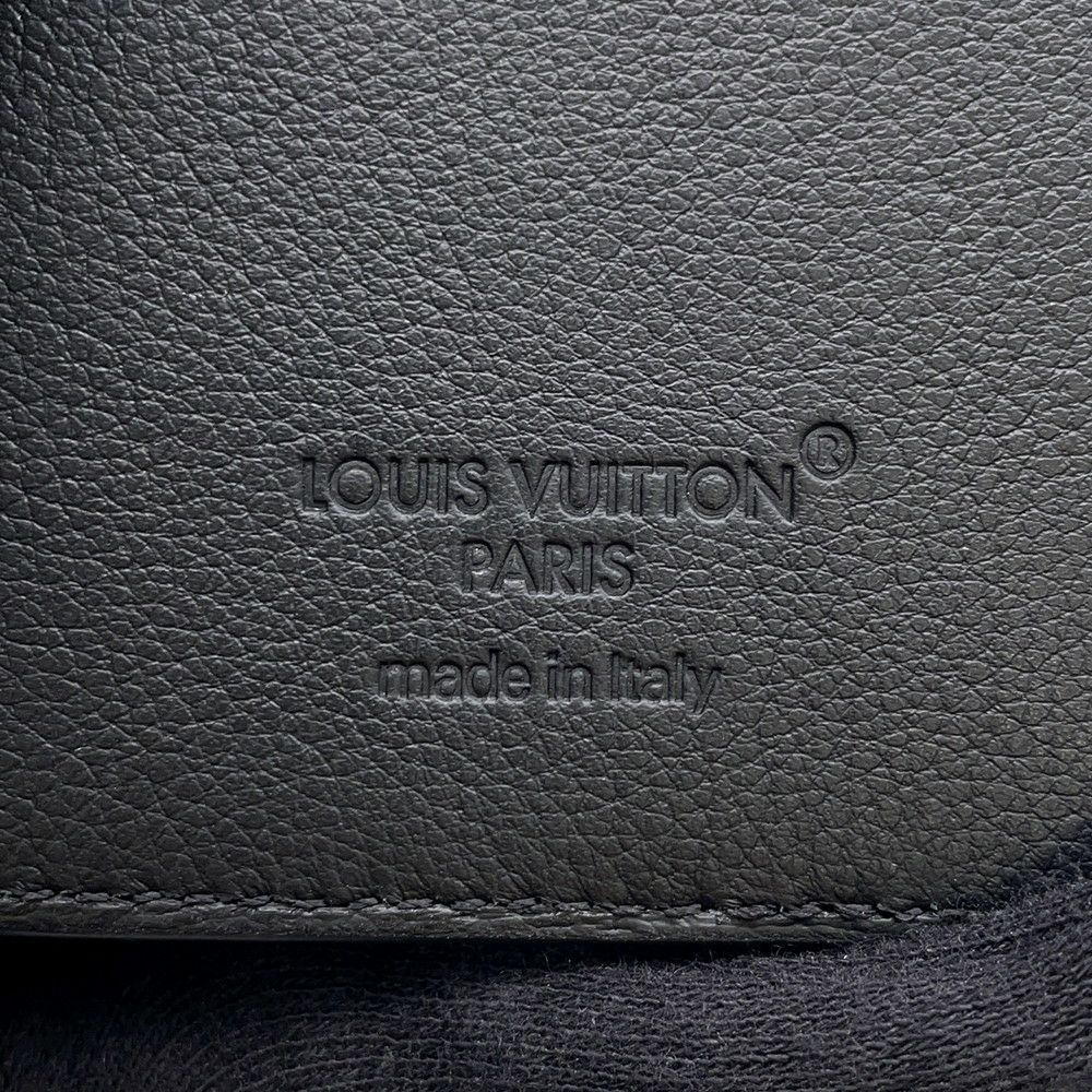 ルイヴィトン カードケース モノグラム・シャドウ マグセーフ ポルト カルト・マグネット M26738 LOUIS VUITTON 黒