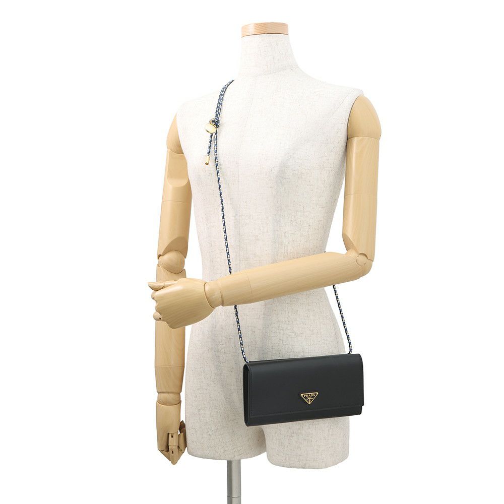 プラダ ショルダーウォレット  トライアングルロゴ ショルダーストラップ付き ウォレット レザー 1MT027 PRADA 財布 黒