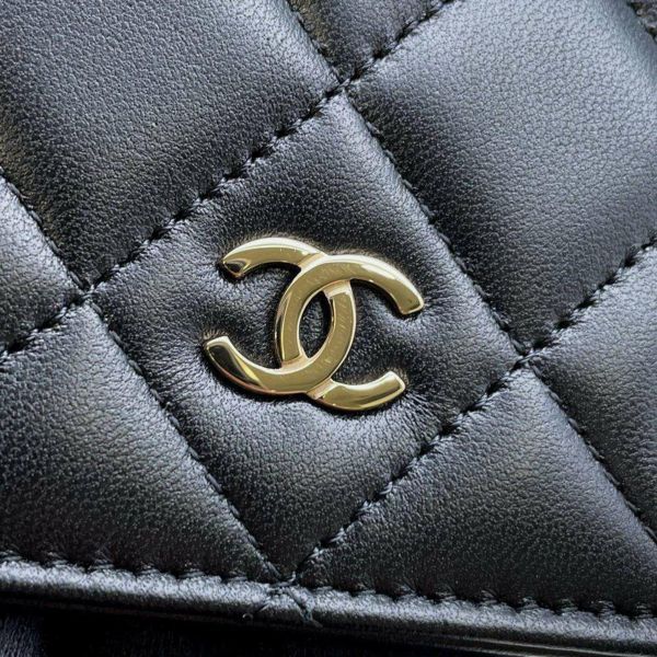 シャネル チェーンウォレット クラシック マトラッセ ココマーク アイコン ラムスキン AP0250 CHANEL 黒