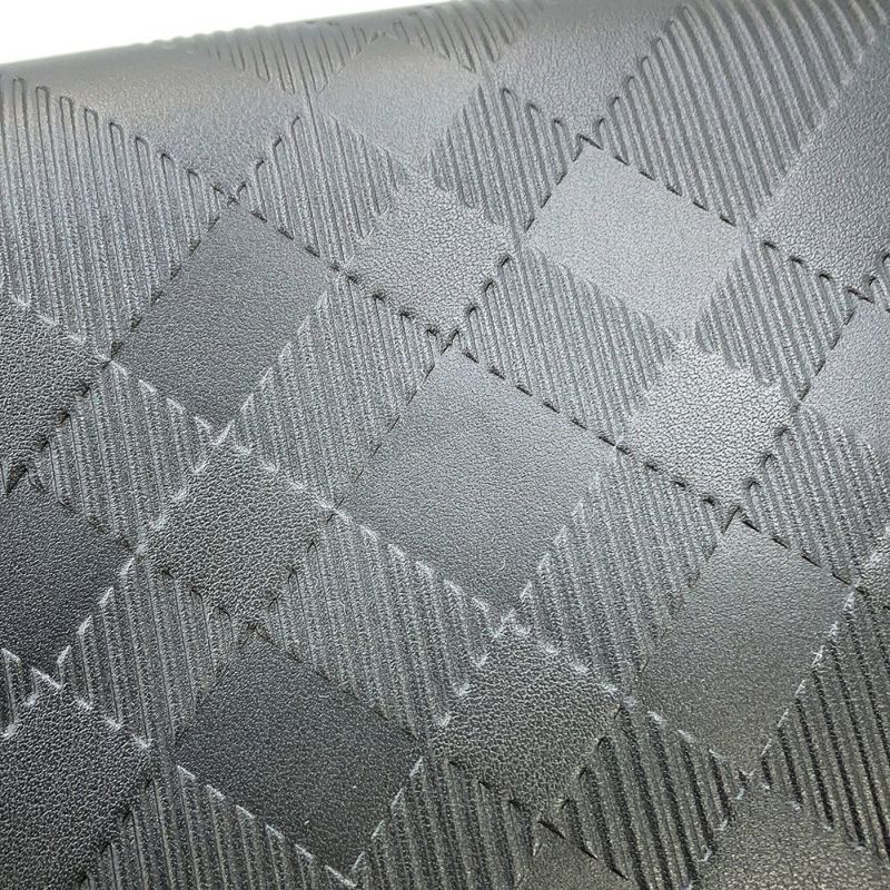 バーバリー ショルダーバッグ エンボスチェック メッセンジャーバッグ カーフレザー 81019221 BURBERRY 黒