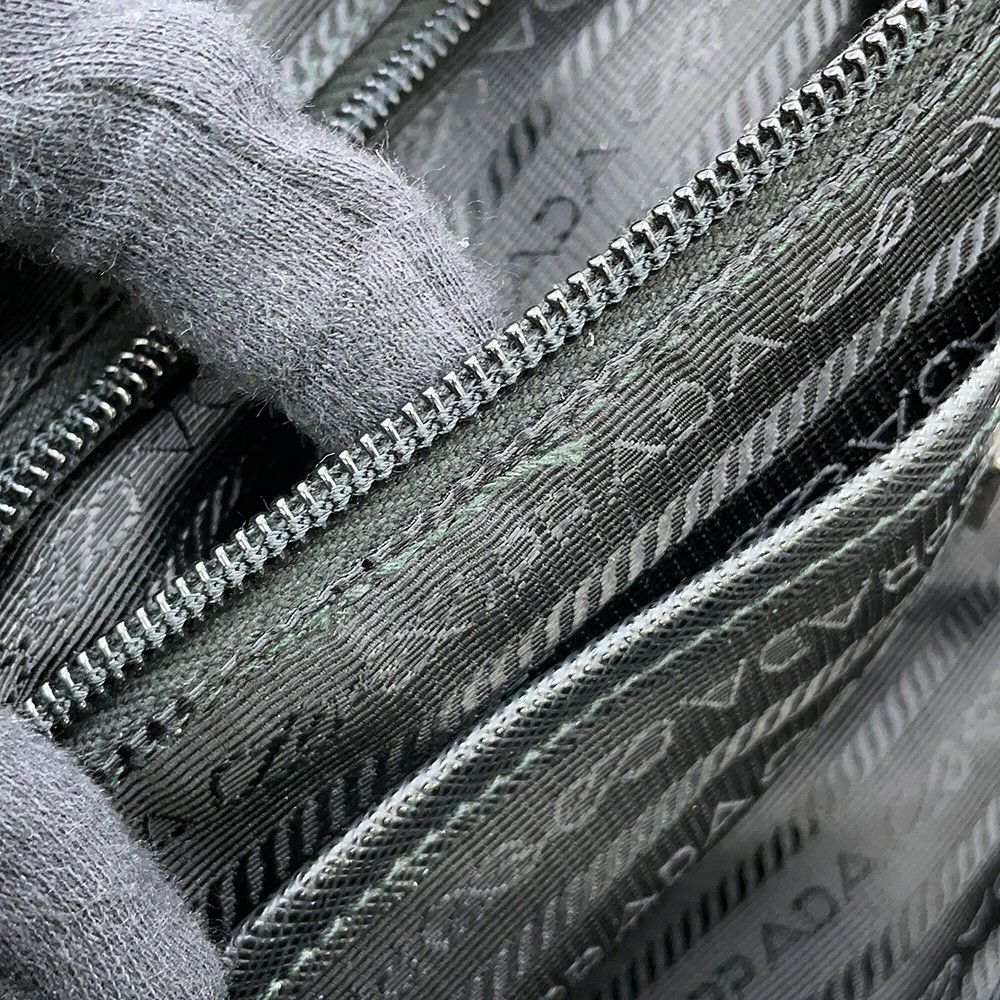 プラダ リュック ミディアム Re-Nylon バックパック ナイロン 1BZ811 PRADA リュックサック バッグ 黒