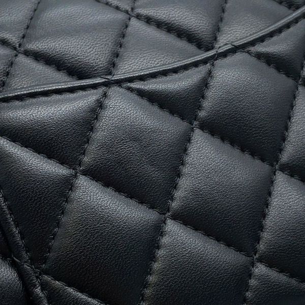 シャネル チェーンショルダーバッグ マトラッセ ココマーク トップハンドル ミニ ラムスキン AS2431 CHANEL 黒