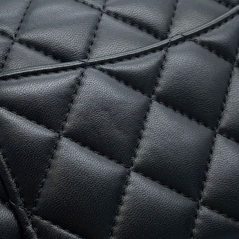 シャネル チェーンショルダーバッグ マトラッセ ココマーク トップハンドル ミニ ラムスキン AS2431 CHANEL 黒